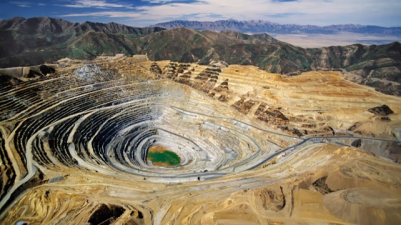 Kennecotts Bingham Canyon Mine_ Hemera_ Thinkstock